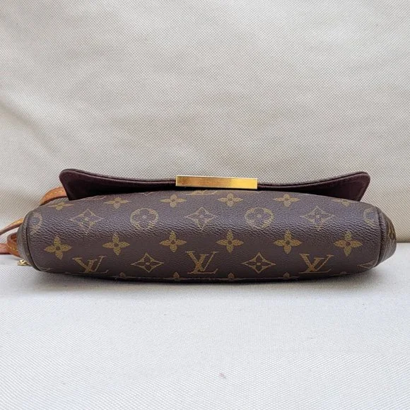 LOUIS VUITTON Favorite MM Monogram Bag - Picture 14 of 16